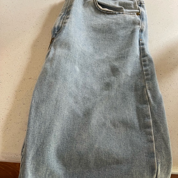 SOLD!!   Men’s American Eagle shorts. Size 34 - Picture 3 of 6